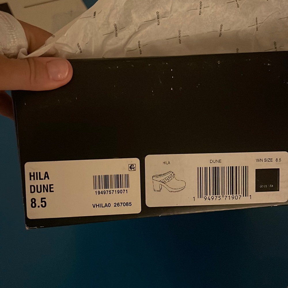 Never worn Dolce Vita size 8.5 clogs in Hila Dune
